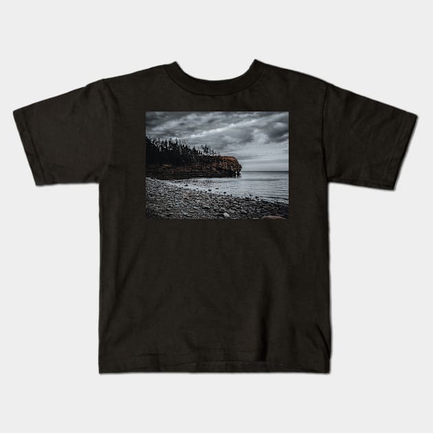 Pokeshaw Rock New-Brunswick, Canada V4 Kids T-Shirt by Family journey with God